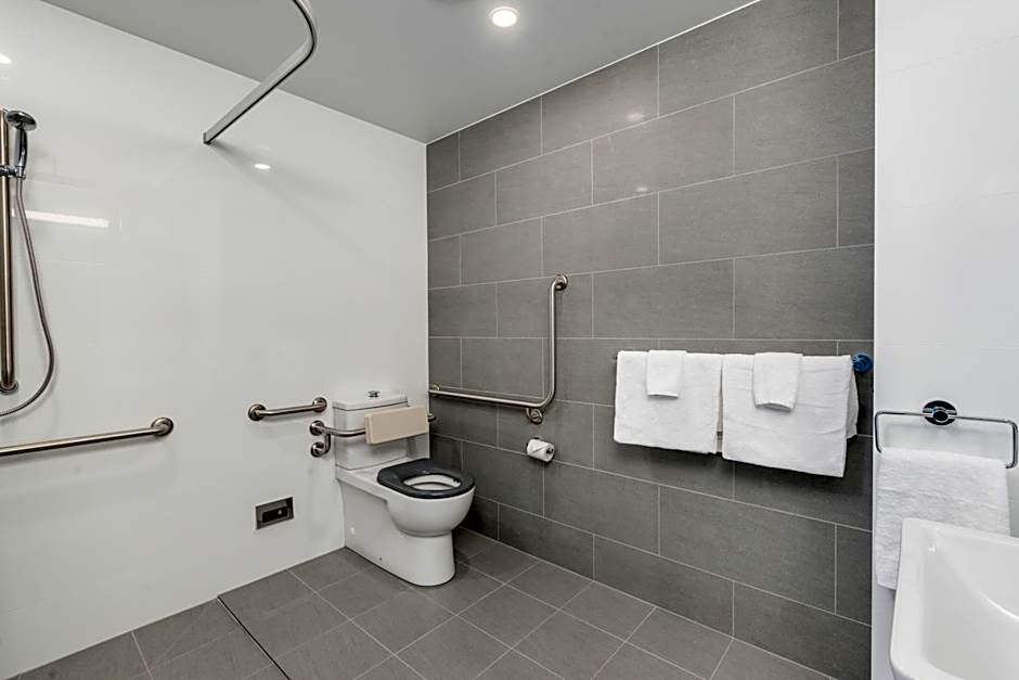 Thornton Executive Hotel