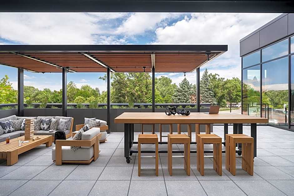 Moxy Boulder University