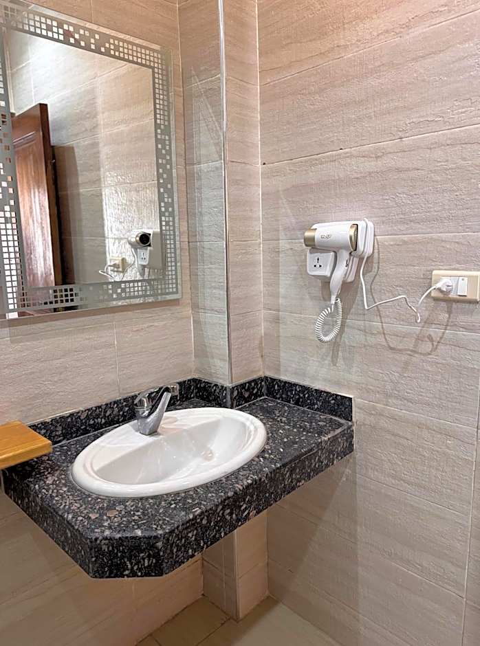 Apartment with roof top