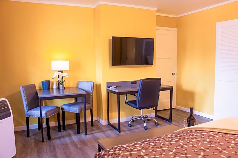 Carmel Wayfarer Inn