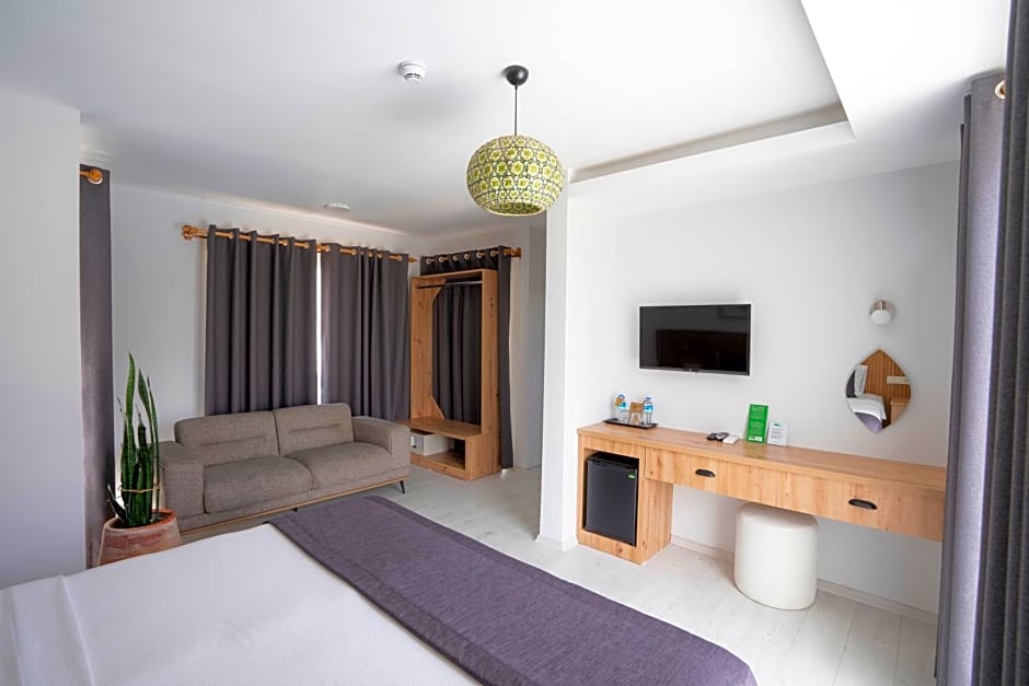 WEST HOUSE EXCLUSIVE HOTEL