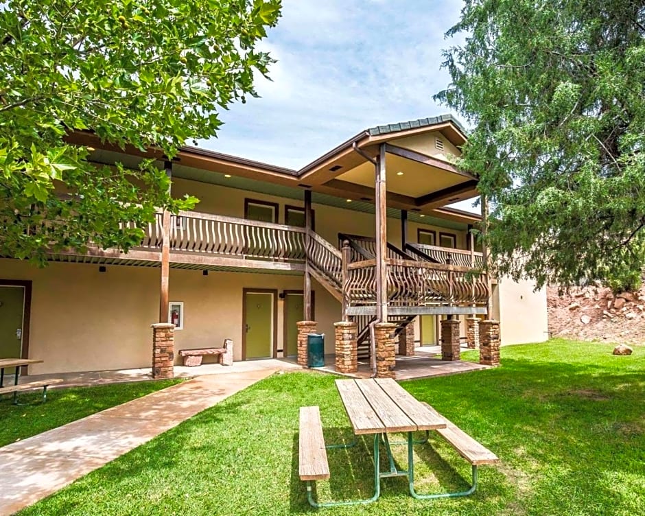 Montclair Inn & Suites at Zion National Park