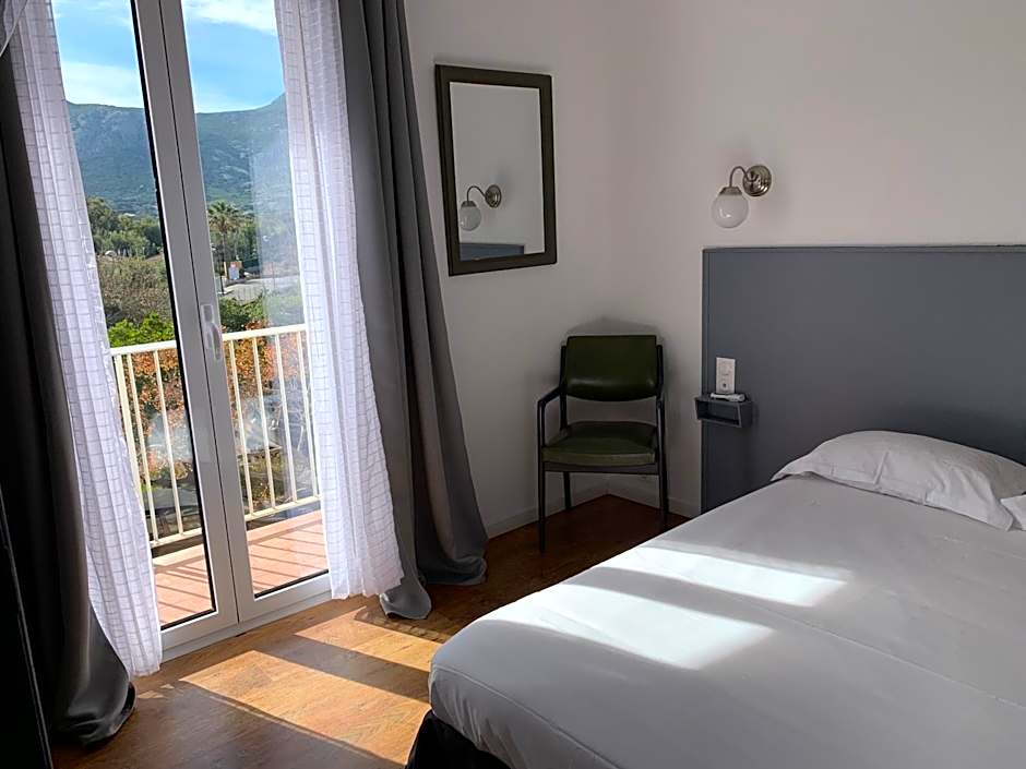 Hôtel les Arbousiers