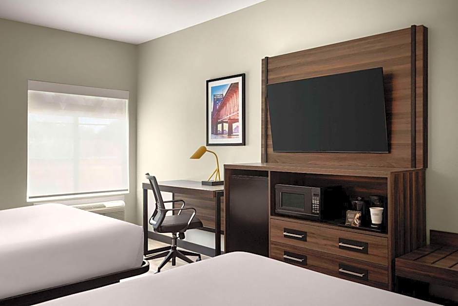 La Quinta Inn & Suites by Wyndham Gonzales