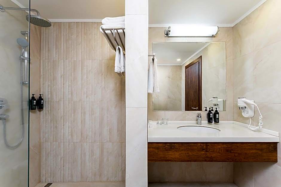 Ramada Hotel & Suites by Wyndham Yerevan