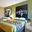 Super 8 by Wyndham Lees Summit