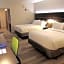 Holiday Inn Express & Suites OSWEGO