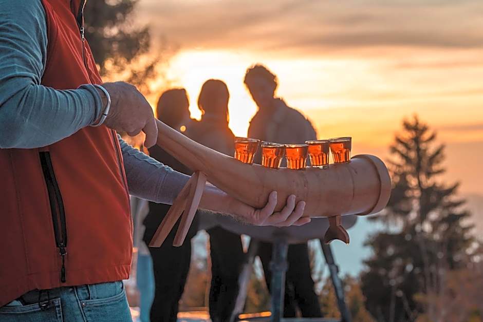 Le Coucou Hotel Restaurant & Lounge-Bar