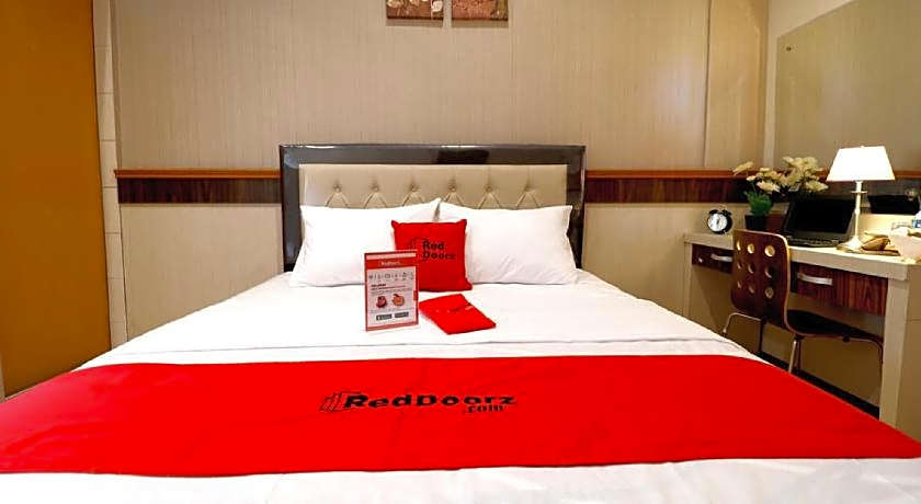 RedDoorz Plus near Universitas Sumatera Utara