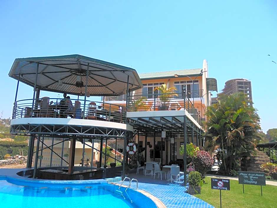 Ryan's Bay Hotel