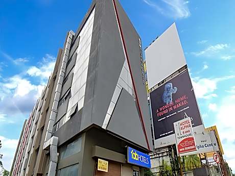 FabHotel Alpha Center - Nr. Mhatoba Mandir