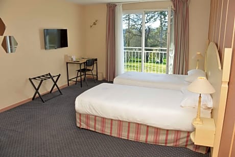Family Room with King and Twin Beds