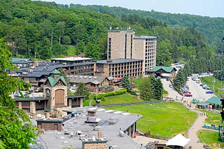 Slopeside Hotel by Seven Springs Resort