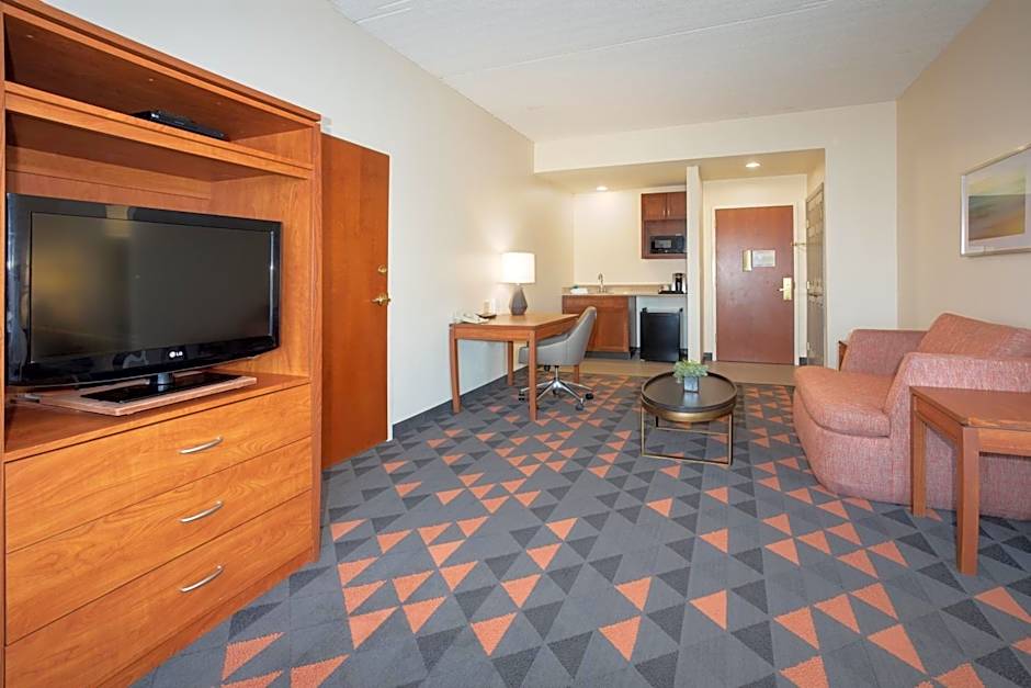 Holiday Inn & Suites Goodyear - West Phoenix Area By IHG