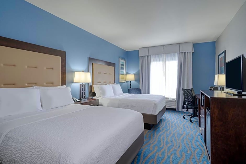 Holiday Inn Express and Suites Edwardsville