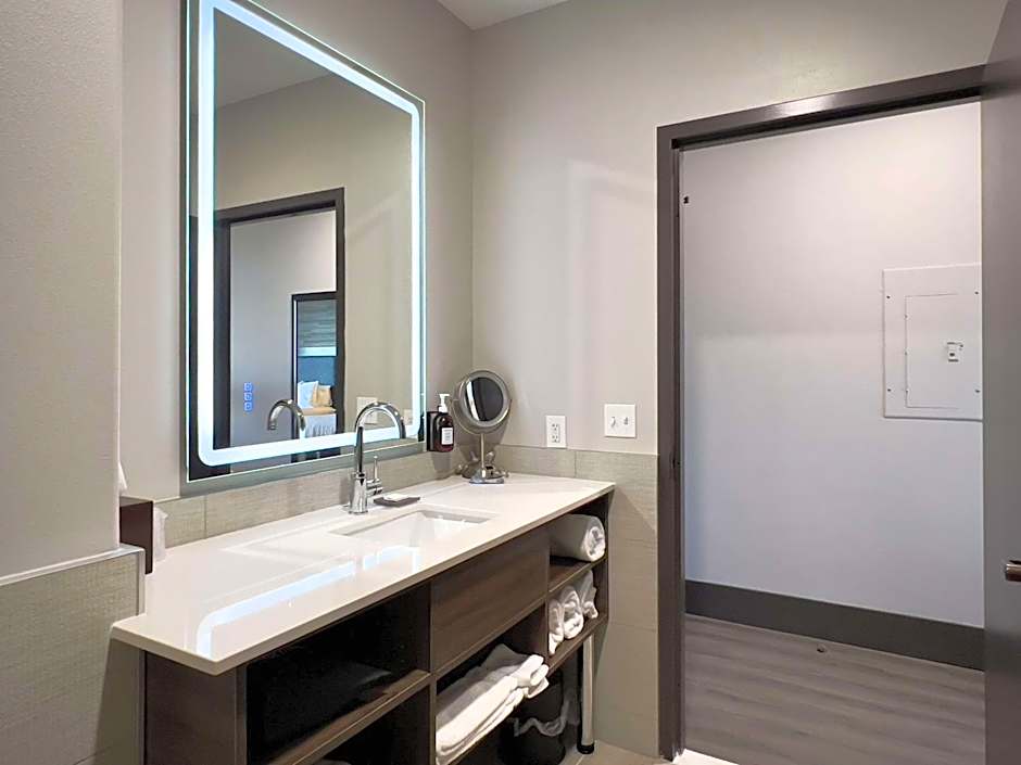 The Oread Lawrence, Tapestry Collection by Hilton