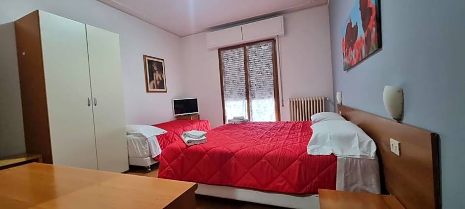 Hotel Indicatore Budget & Business At A Glance