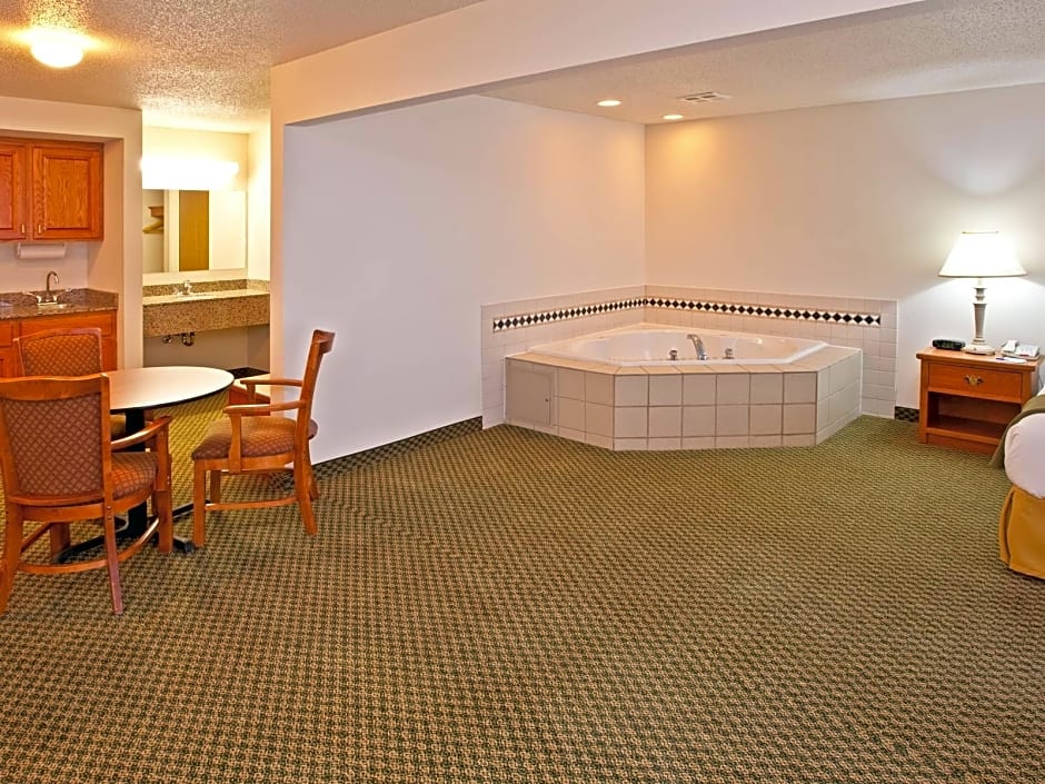 Holiday Inn Express & Suites Logan