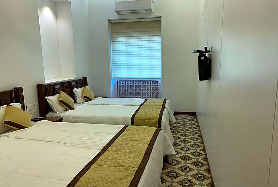 Carlton Hotel - Behind Taj Mahal Palace Colaba Mumbai