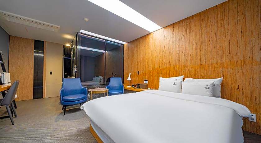 Louis Boutique Hotel