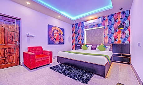 Deluxe Double Room with Extra Bed