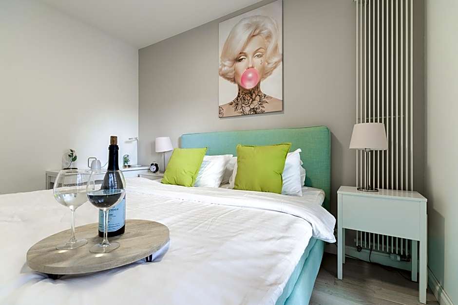 Lumina luxury apartments in Mennica Residence