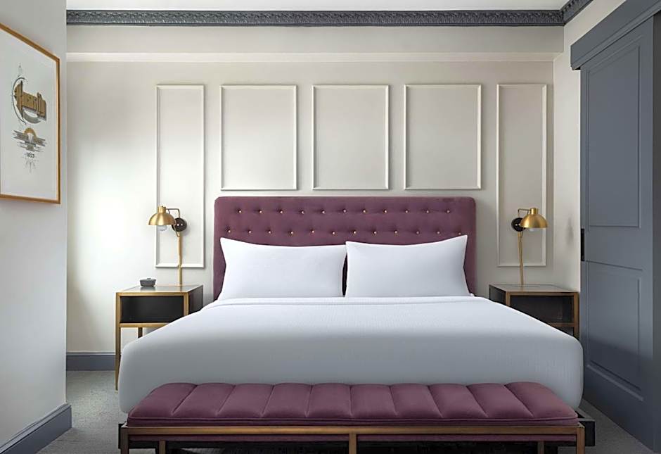 Hotel Phillips Kansas City Curio Collection by Hilton