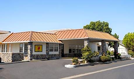 Super 8 by Wyndham Dunnigan