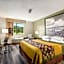 Super 8 by Wyndham Clinton