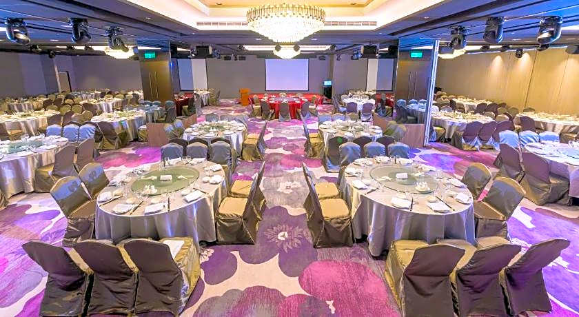 JANDA Golden Tulip Hotel