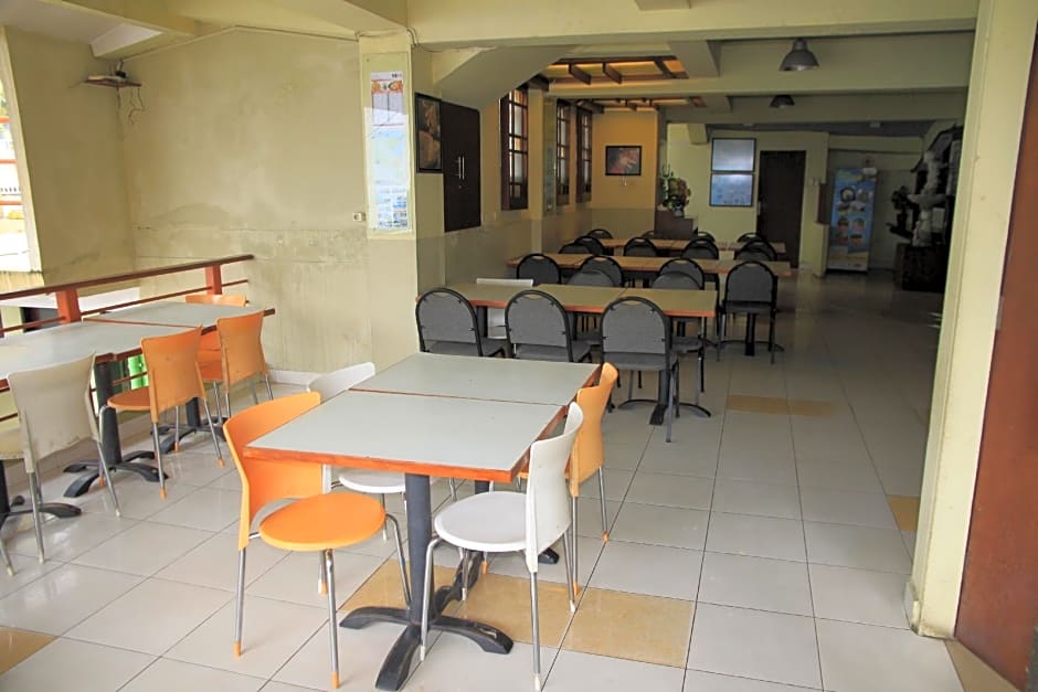 Pandu Lakeside Parapat Hotel