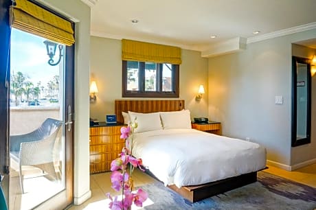 Deluxe Suite with Sea View