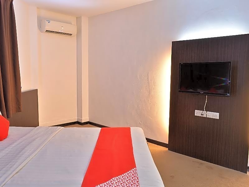 OYO 43960 Laksamana Executive & Boutique Hotel