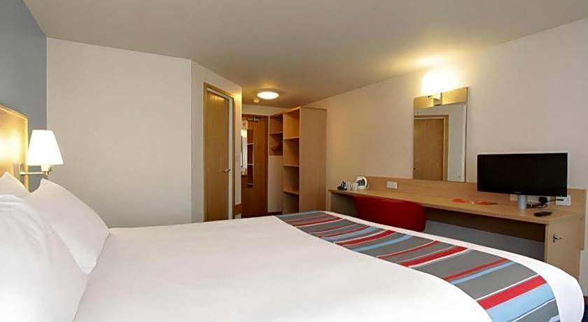 Travelodge Bicester Cherwell Valley M40
