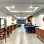 Holiday Inn Express Hotel & Suites Foley