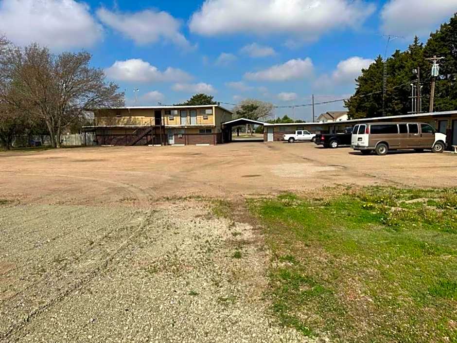 Love Hotels Western Holiday by OYO at Harlan Lake NE