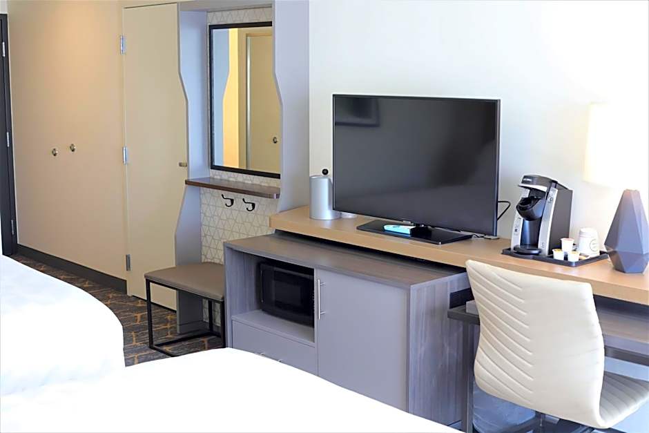 Holiday Inn & Suites St. Cloud By IHG