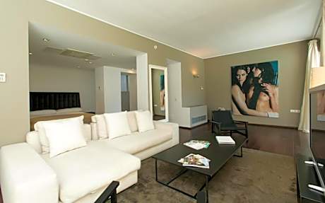 Mansion Suite
