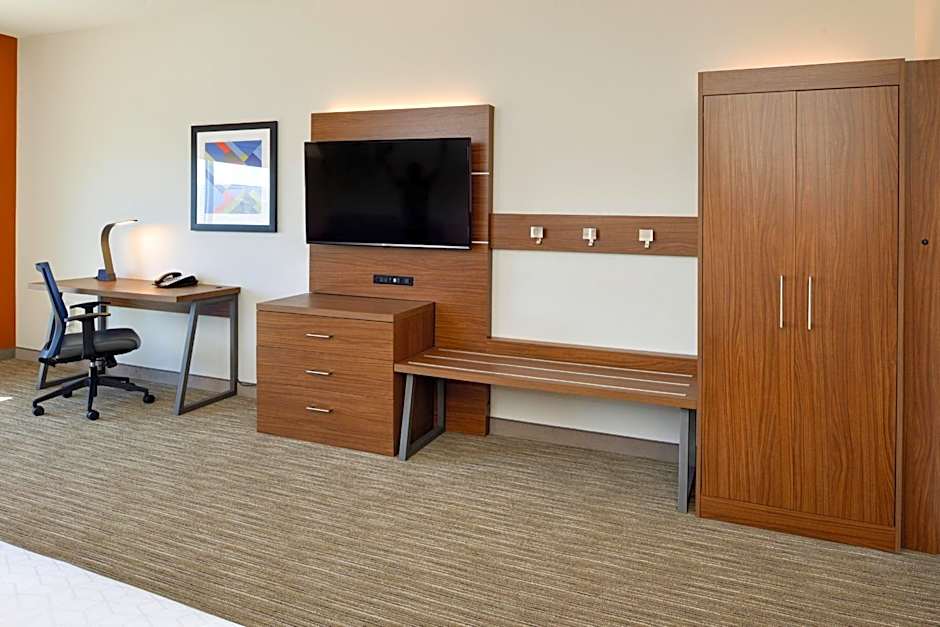 Photo 1 of 5 of 1 King Bed Suite, Hearing Accessible, Bathtub