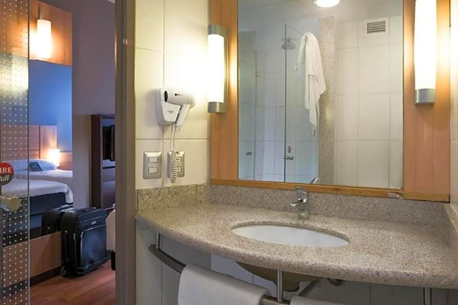 ibis Santiago Las Condes