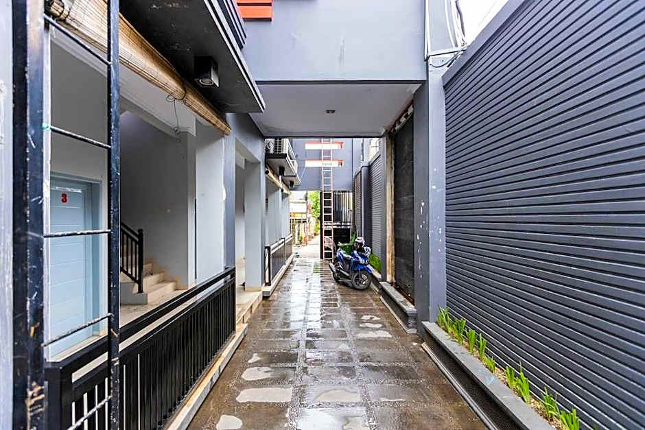 SPOT ON 2433 Pondok Akuanna