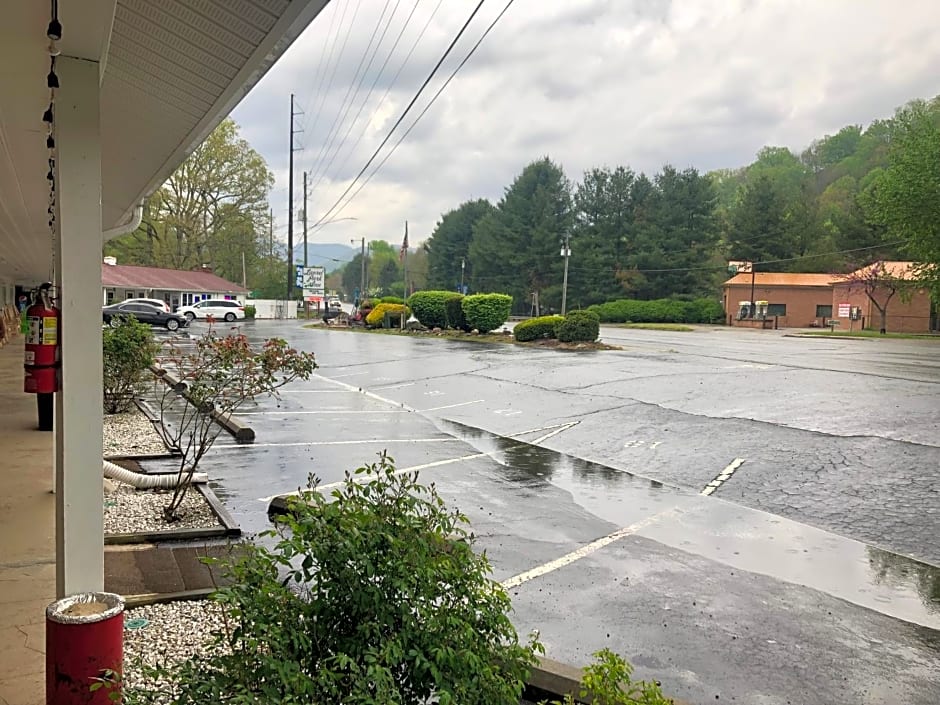 Laurel Park Inn