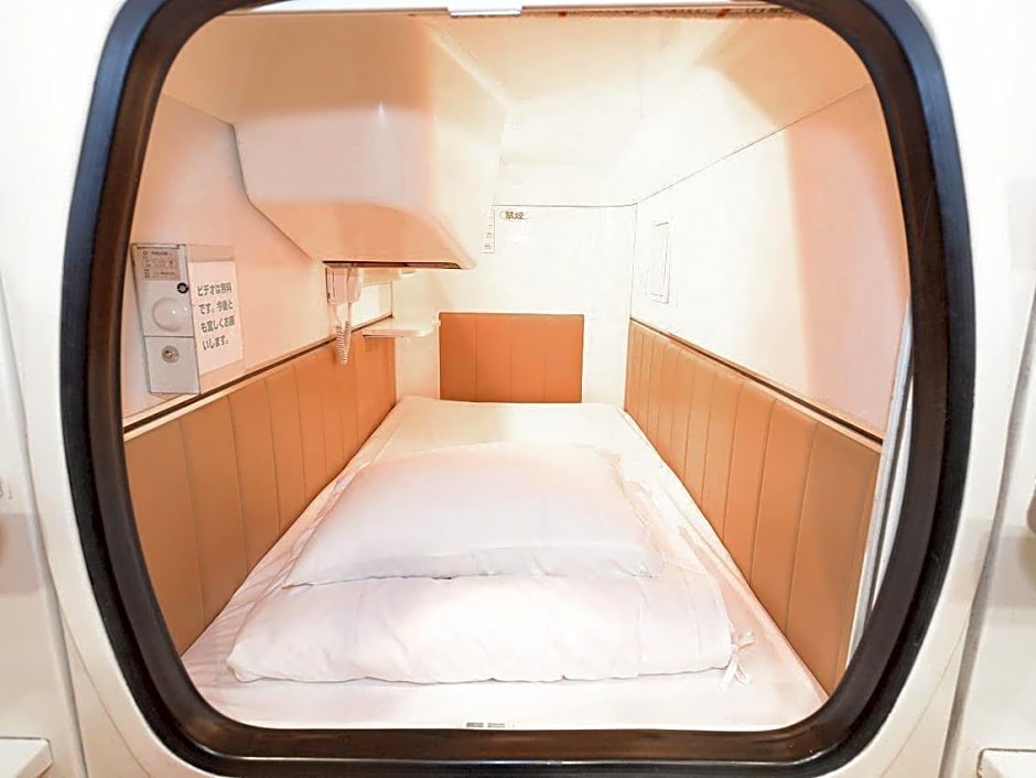 Capsule Inn Shimbashi - Men Only