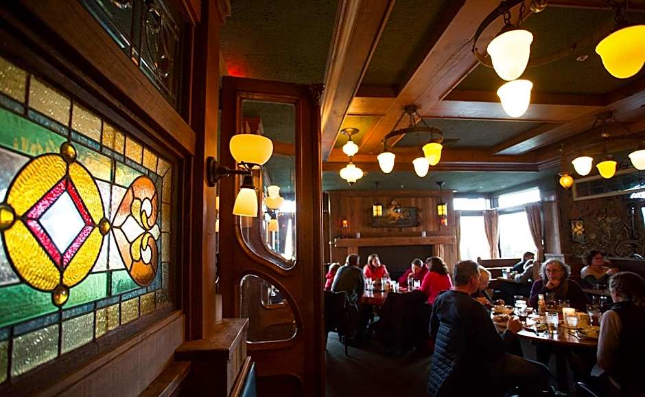 McMenamins Gearhart Hotel