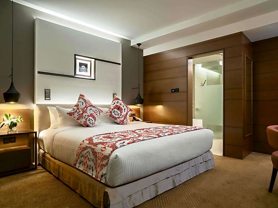 Photo 1 of 5 of Deluxe 1 King Bed