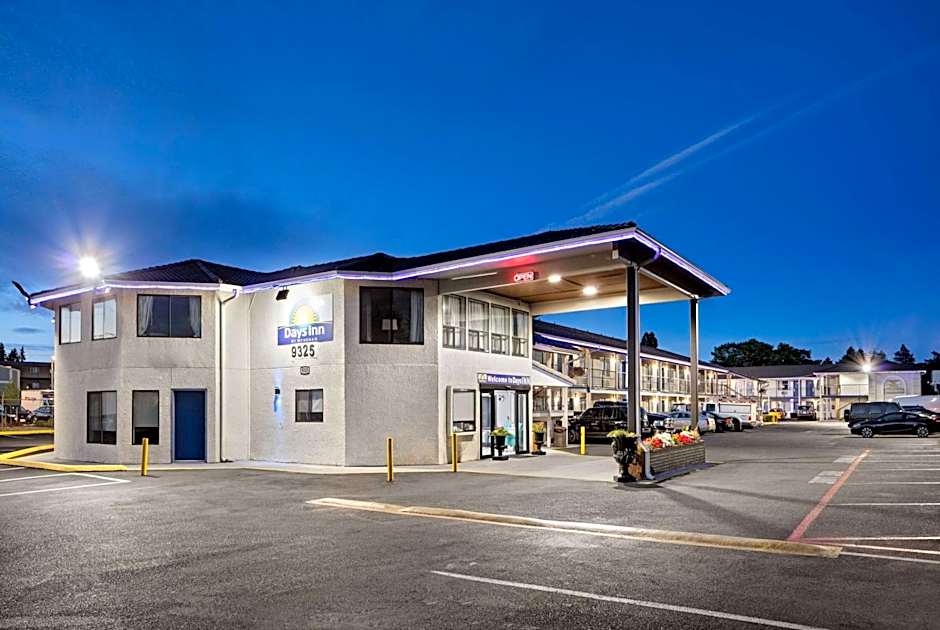 Days Inn by Wyndham Lakewood South Tacoma