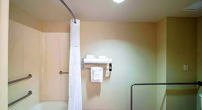 AmericInn by Wyndham Denver Airport