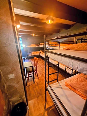 8-Bed Mixed Dormitory Room