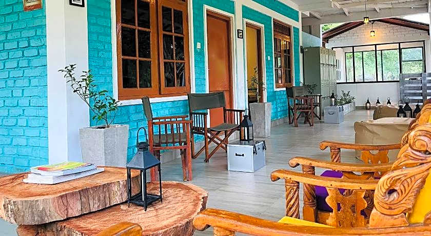 Funky Leopard Safari Lodge Bordering Yala National Park