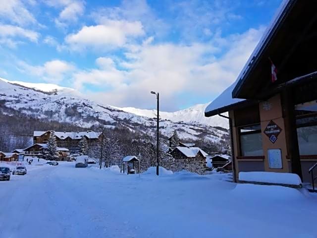 Adonis Les Terrasses Des Bottieres By Olydea